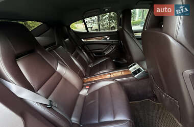 Фастбэк Porsche Panamera 2012 в 