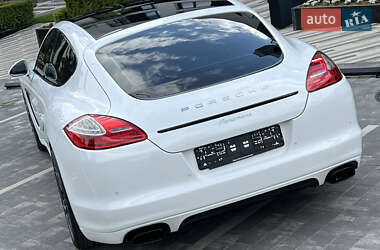 Фастбэк Porsche Panamera 2012 в 