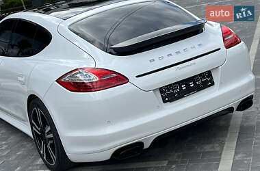 Фастбэк Porsche Panamera 2012 в 
