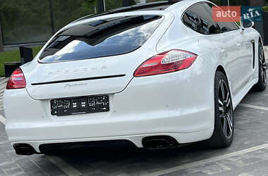 Фастбэк Porsche Panamera 2012 в 