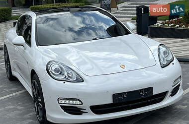 Фастбэк Porsche Panamera 2012 в 