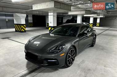 Фастбэк Porsche Panamera 2018 в Днепре