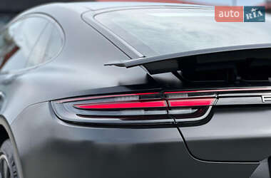 Фастбэк Porsche Panamera 2017 в 