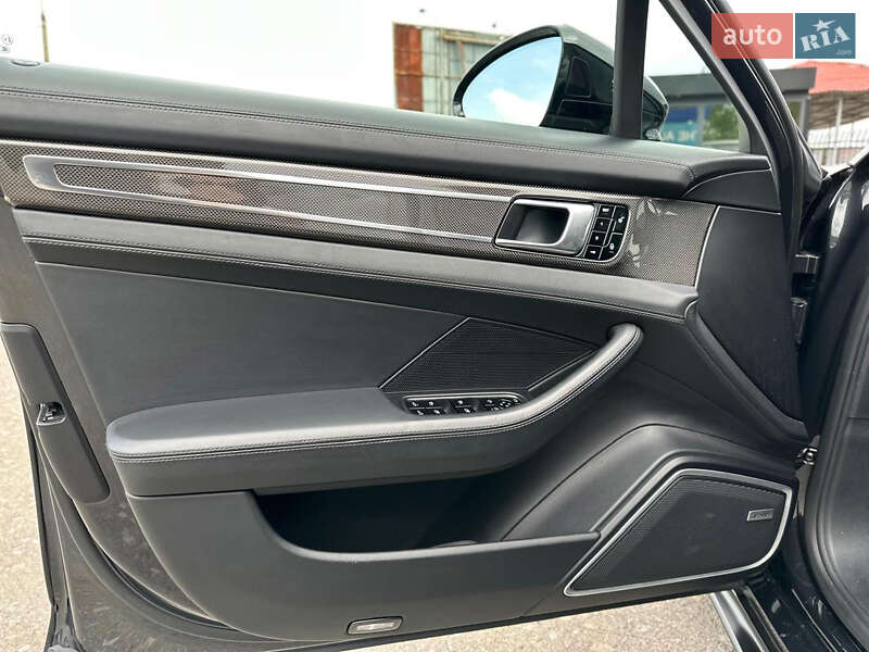 Фастбек Porsche Panamera 2017 в Києві фото 10 Фастбек Porsche Panamera 2017 в Києві