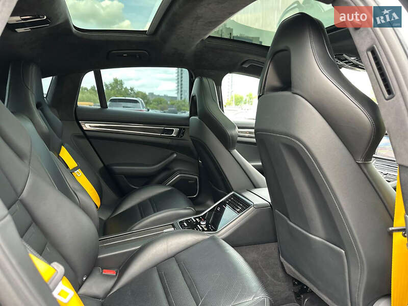 Фастбек Porsche Panamera 2017 в Києві фото 38 Фастбек Porsche Panamera 2017 в Києві