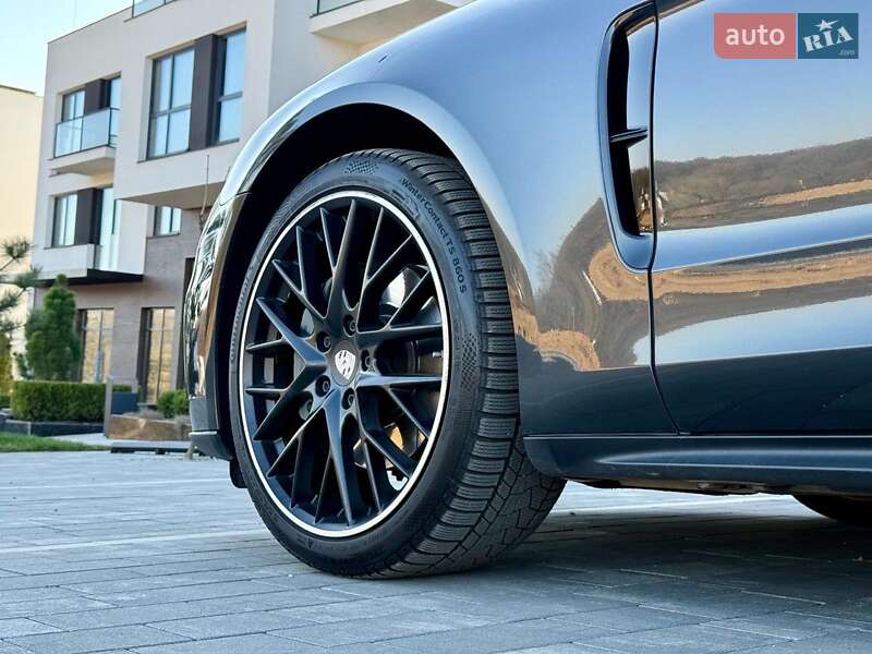 Фастбек Porsche Panamera 2017 в 