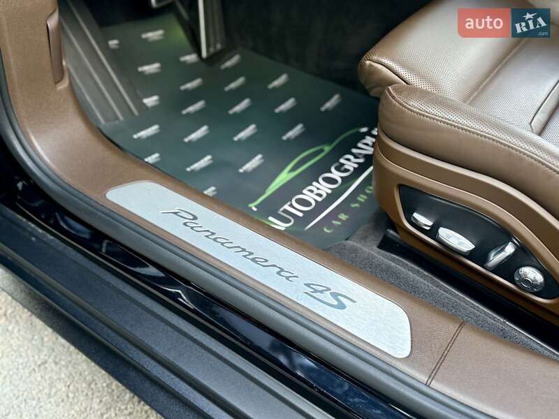 Фастбек Porsche Panamera 2016 в Києві
