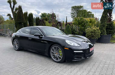 Фастбэк Porsche Panamera 2015 в 