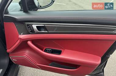 Фастбэк Porsche Panamera 2018 в 