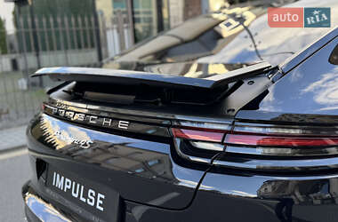 Фастбэк Porsche Panamera 2018 в 