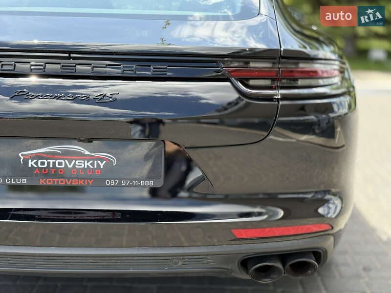 Фастбек Porsche Panamera 2018 в Одесі
