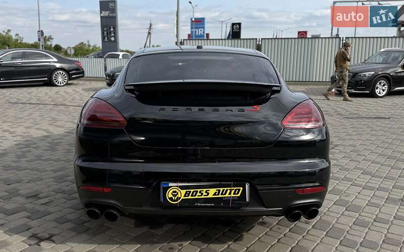 Фастбек Porsche Panamera 2014 в Мукачевому