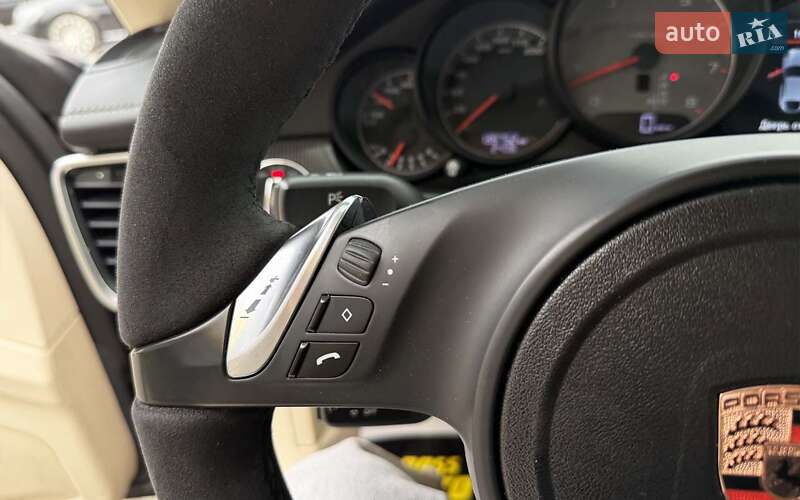 Фастбек Porsche Panamera 2014 в Мукачевому