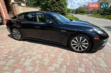 Фастбэк Porsche Panamera 2015 в 