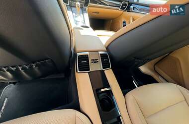 Фастбэк Porsche Panamera 2015 в 