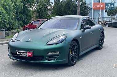 Фастбек Porsche Panamera 2010 в Києві