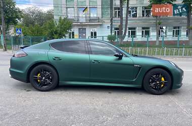Фастбэк Porsche Panamera 2010 в 