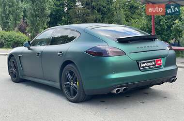 Фастбэк Porsche Panamera 2010 в 