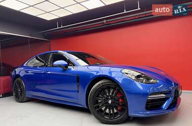 Фастбэк Porsche Panamera 2018 в 