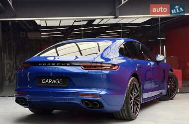 Фастбэк Porsche Panamera 2018 в 