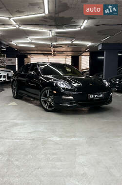 Фастбэк Porsche Panamera 2010 в Одессе