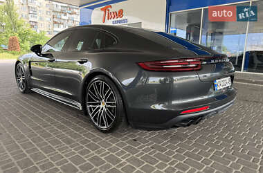 Фастбэк Porsche Panamera 2017 в 