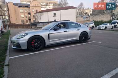 Фастбэк Porsche Panamera 2017 в 