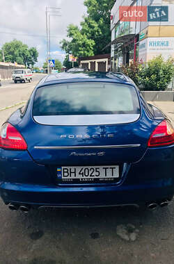 Фастбэк Porsche Panamera 2010 в 