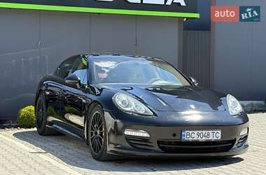 Фастбэк Porsche Panamera 2011 в 