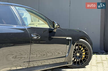 Фастбэк Porsche Panamera 2011 в 