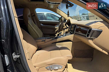 Фастбэк Porsche Panamera 2011 в 