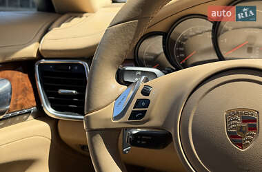 Фастбэк Porsche Panamera 2011 в 