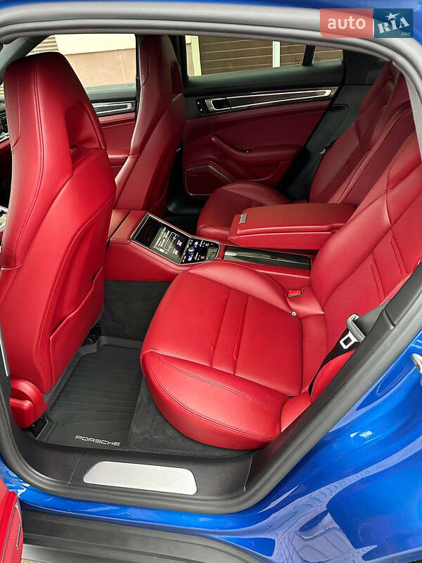 Фастбек Porsche Panamera 2018 в Києві фото 13 Фастбек Porsche Panamera 2018 в Києві