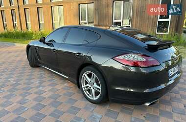 Фастбэк Porsche Panamera 2012 в 