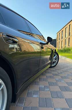 Фастбэк Porsche Panamera 2012 в 