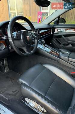 Фастбэк Porsche Panamera 2012 в 