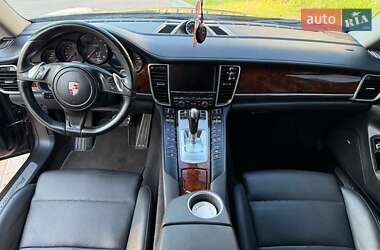 Фастбэк Porsche Panamera 2012 в 