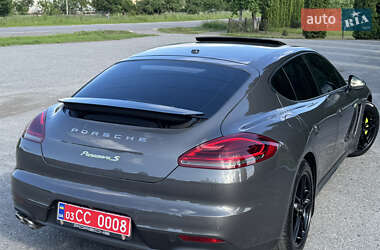 Фастбек Porsche Panamera 2016 в 
