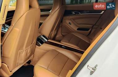 Фастбэк Porsche Panamera 2010 в 