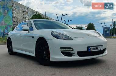 Фастбэк Porsche Panamera 2010 в 