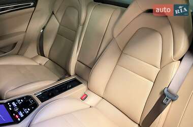 Фастбек Porsche Panamera 2018 в 