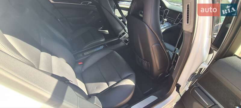 Фастбек Porsche Panamera 2014 в Києві