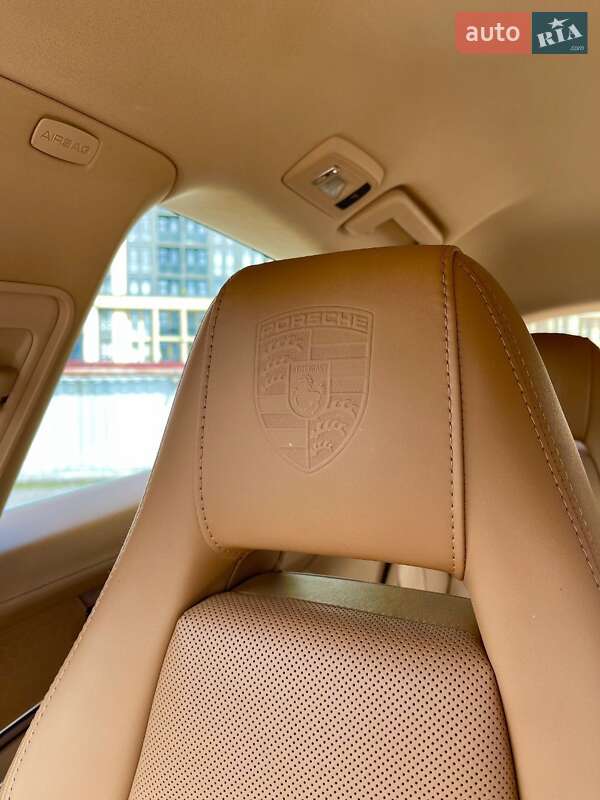 Фастбэк Porsche Panamera 2011 в Виннице
