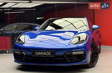 Фастбэк Porsche Panamera 2019 в 