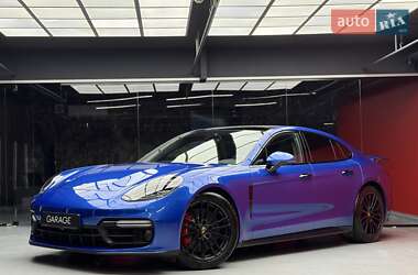 Фастбэк Porsche Panamera 2019 в 