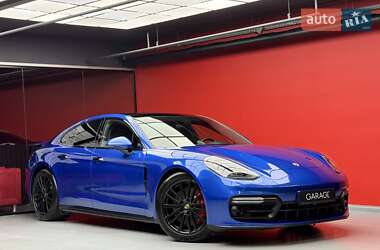 Фастбэк Porsche Panamera 2019 в 