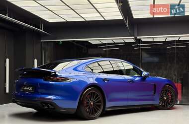 Фастбэк Porsche Panamera 2019 в 