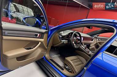 Фастбэк Porsche Panamera 2019 в 