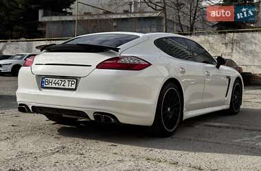 Фастбэк Porsche Panamera 2012 в 