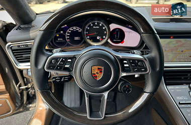 Фастбэк Porsche Panamera 2017 в 